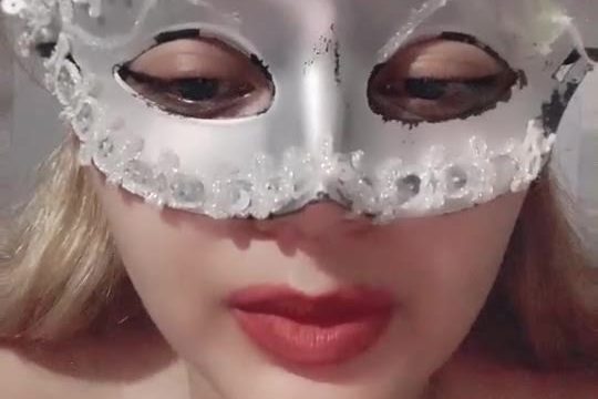 2025-01-18-031522 Keylla ID 1861632727187992577 Hot51