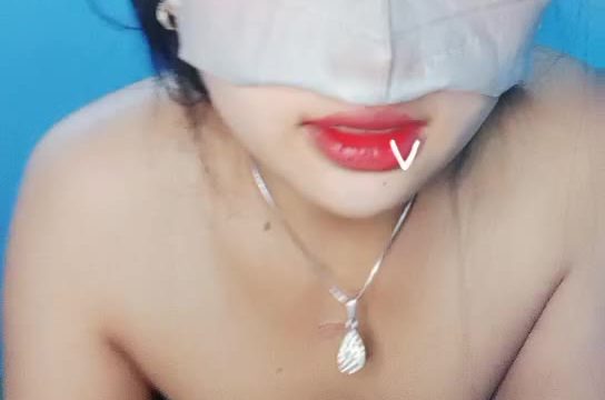 2024-11-04-010101 Dua kembar ID: 4075873 Papaya Live